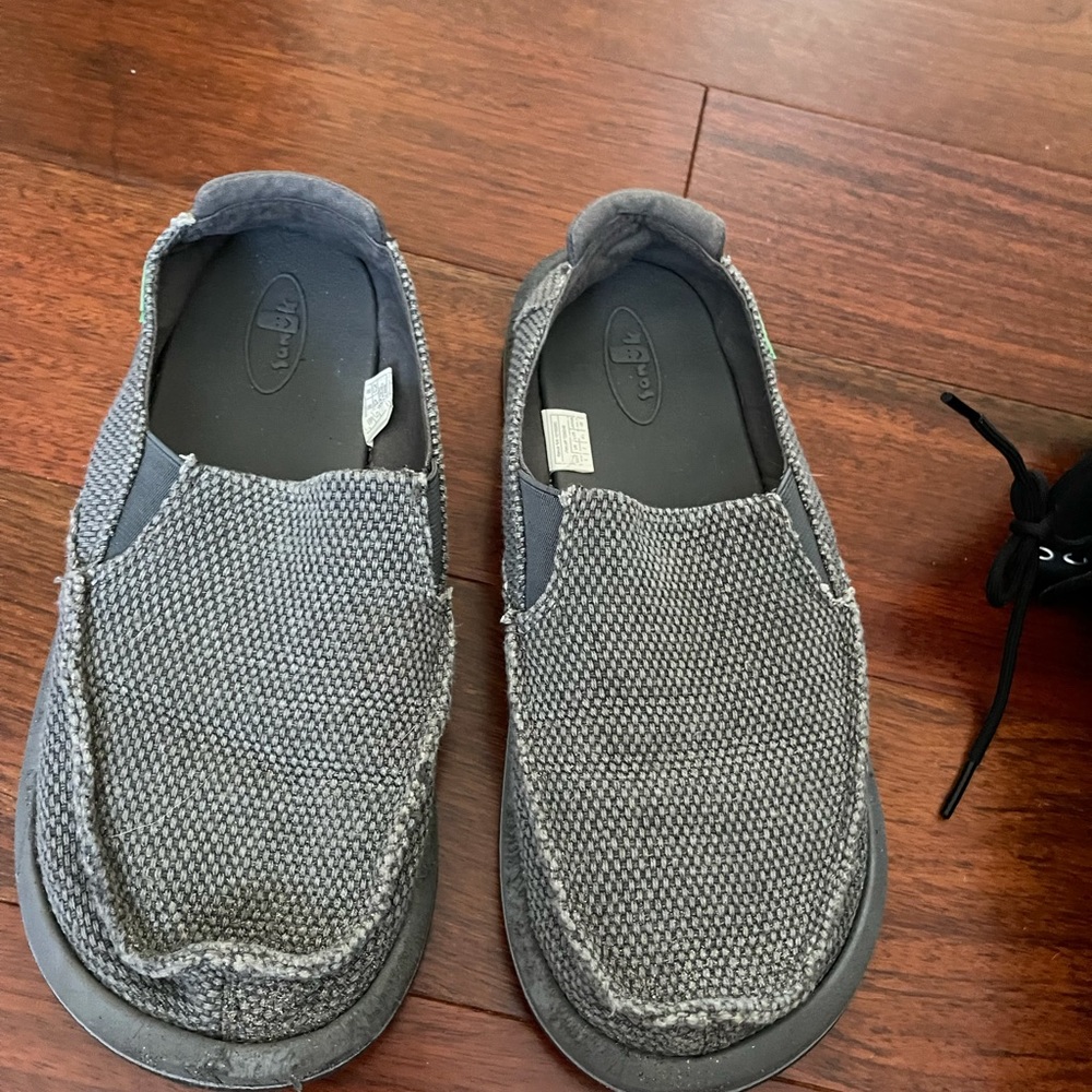 Men’s sanuk size 8